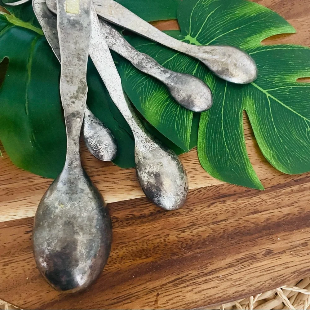 Anthropologie antique retro vintage style measuring spoon set of 5 safety pin